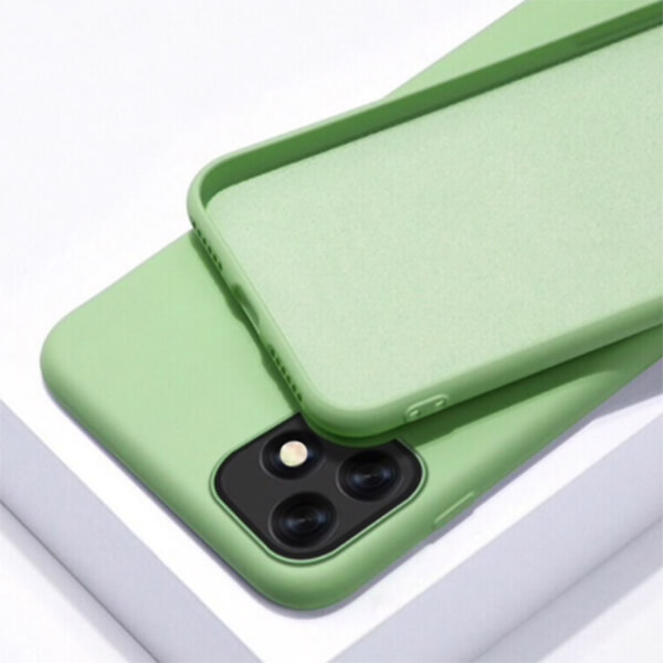 Extrapevný silikónový ochranný kryt pre Apple iPhone 12 - svetlo zelený
