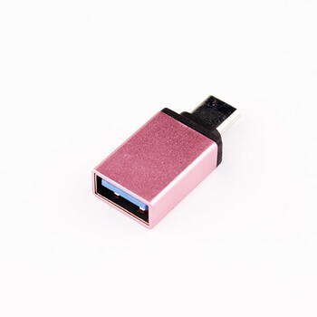 Redukcia adaptér s USB-C výstupom as USB 3.0 vstupom ružová