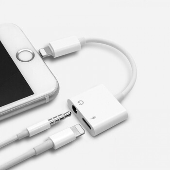 2v1 Redukcia a adaptér Audio Jack pre nabíjanie a slúchadlá s konektorom Lightning strieborná